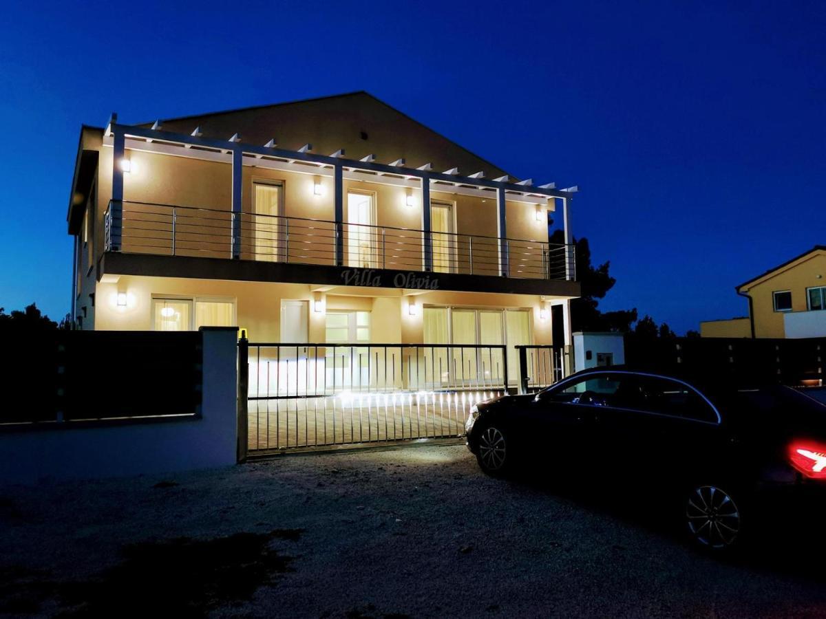 Villa Olivia - New And Modern House With Pool, Souna, Jacuzzi & Playground, Liznjan - Istra Kültér fotó