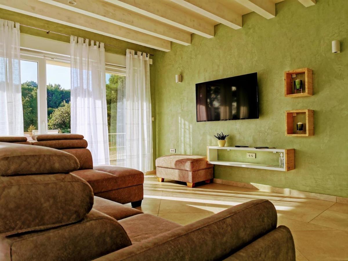 Villa Olivia - New And Modern House With Pool, Souna, Jacuzzi & Playground, Liznjan - Istra Kültér fotó