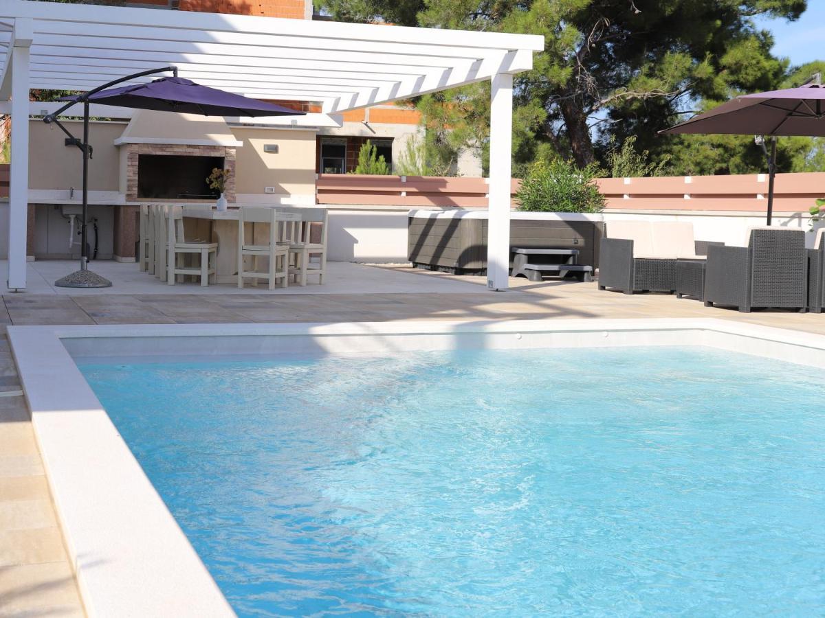 Villa Olivia - New And Modern House With Pool, Souna, Jacuzzi & Playground, Liznjan - Istra Kültér fotó